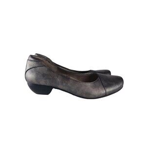 Taos Womens Shoes Debut Size 8.5 Pewter Gray Leather Low Heel Pump